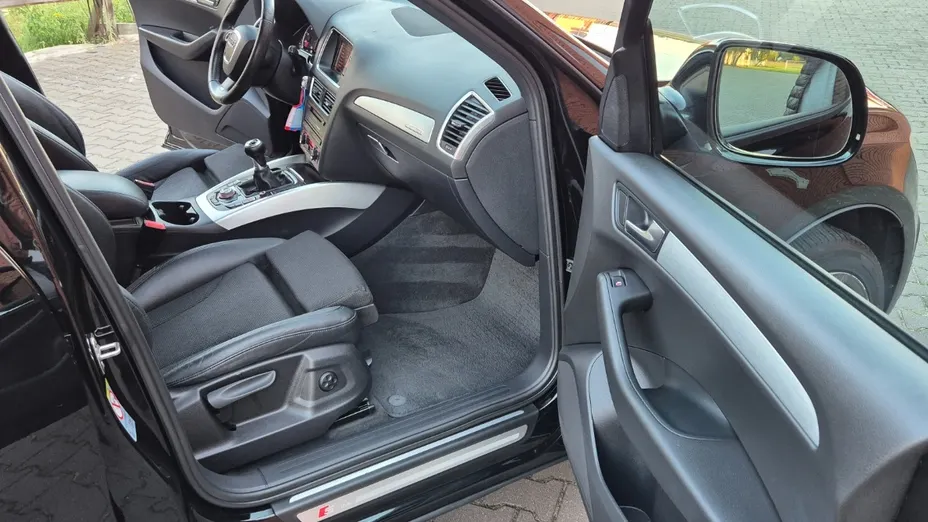 AUDI Q5 -