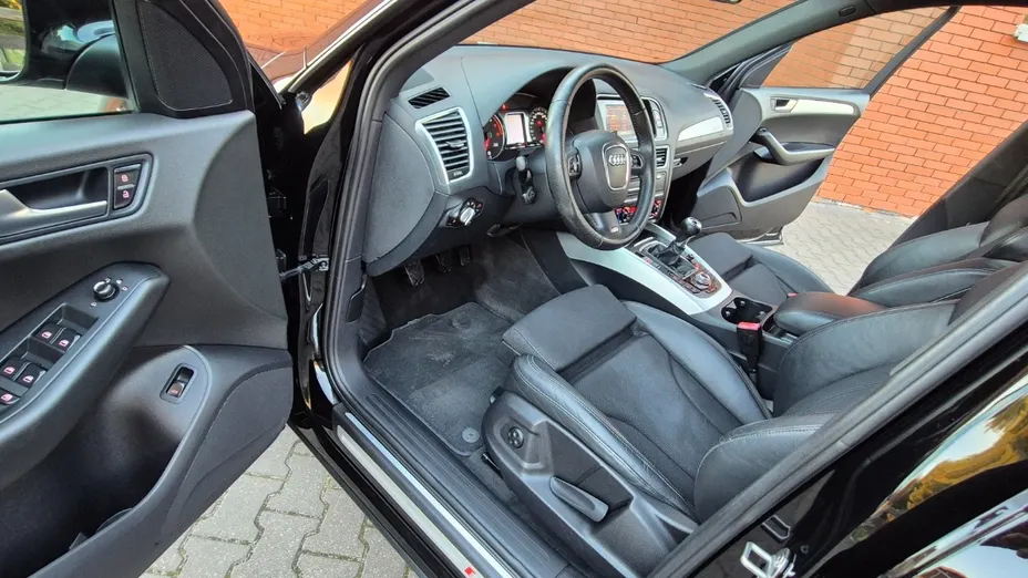 AUDI Q5 -