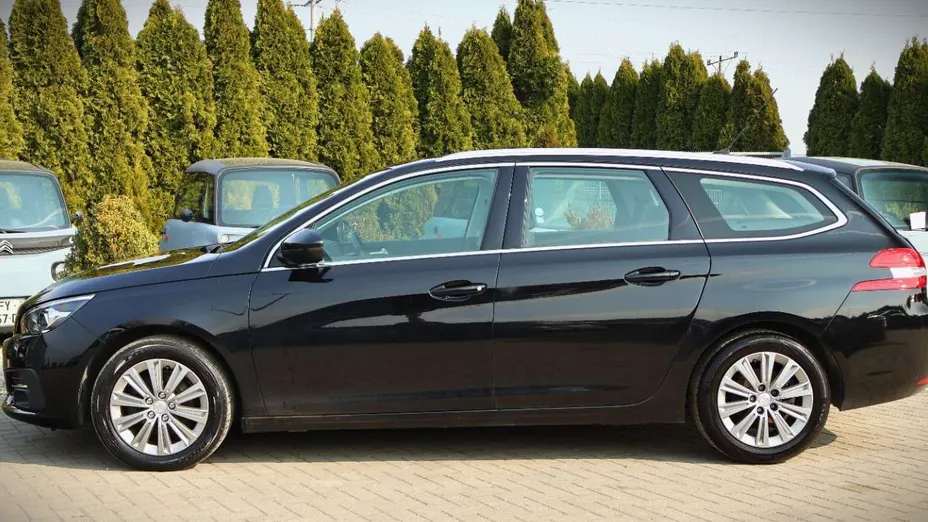 PEUGEOT 308 -