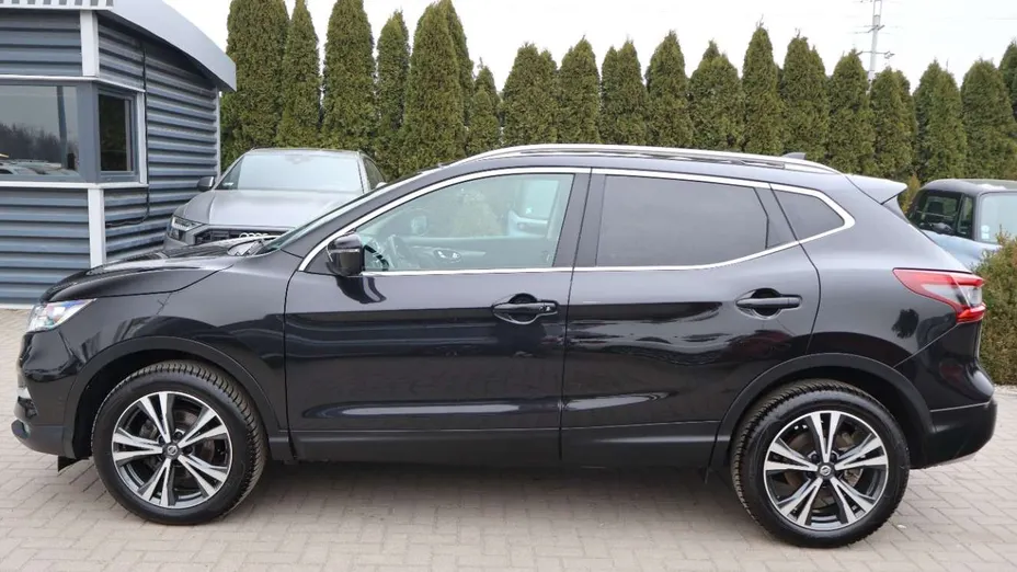 NISSAN Qashqai -