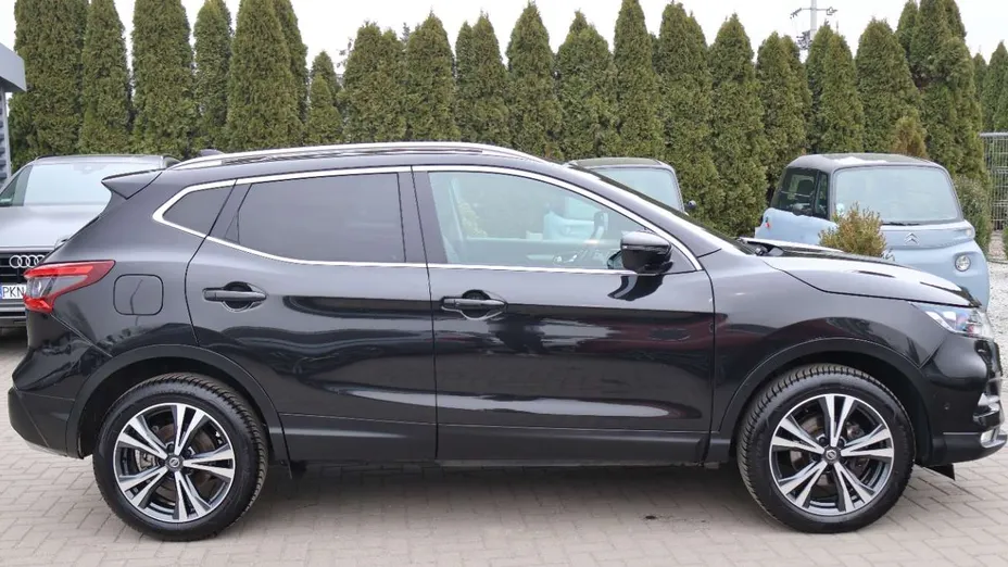 NISSAN Qashqai -