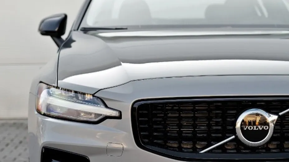 VOLVO S60 -