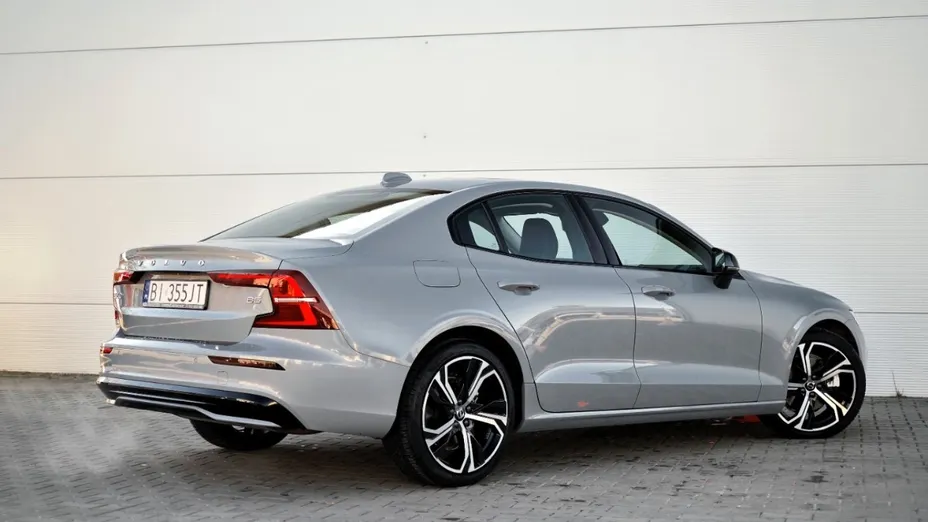 VOLVO S60 -