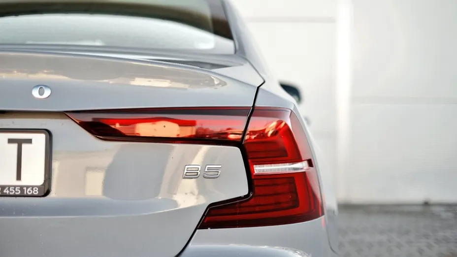 VOLVO S60 -
