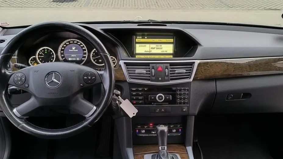 MERCEDES-BENZ E Klasa -