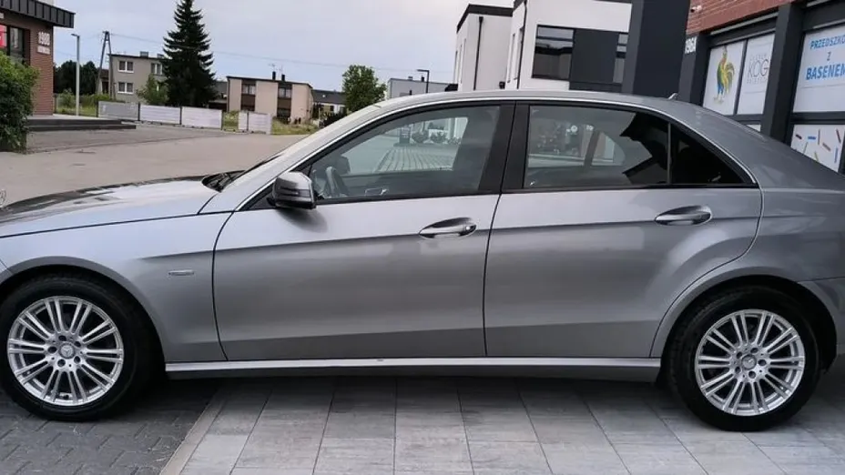 MERCEDES-BENZ E Klasa -