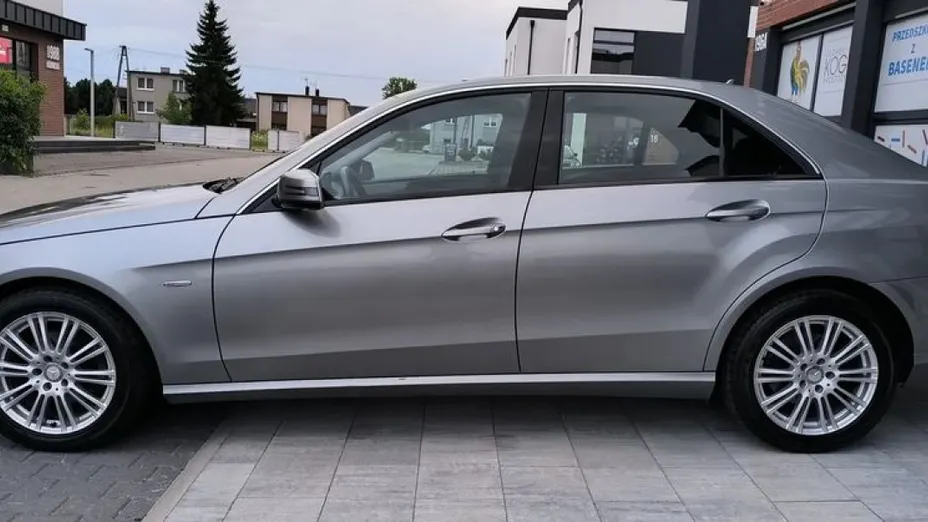 MERCEDES-BENZ E Klasa -