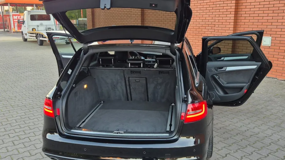 AUDI A4 -