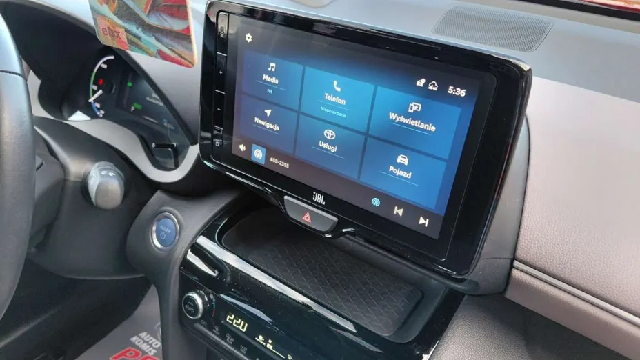 TOYOTA Yaris Cross -