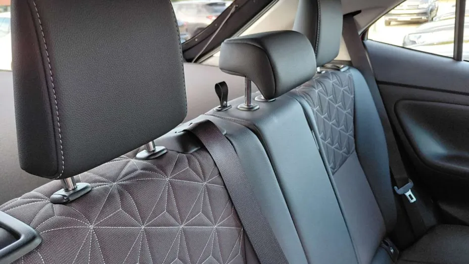TOYOTA Yaris Cross -