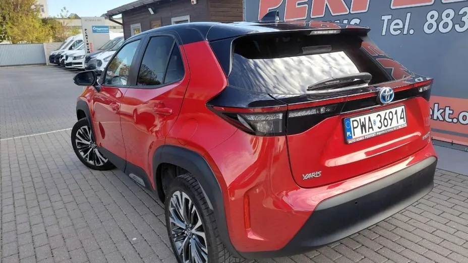 TOYOTA Yaris Cross -