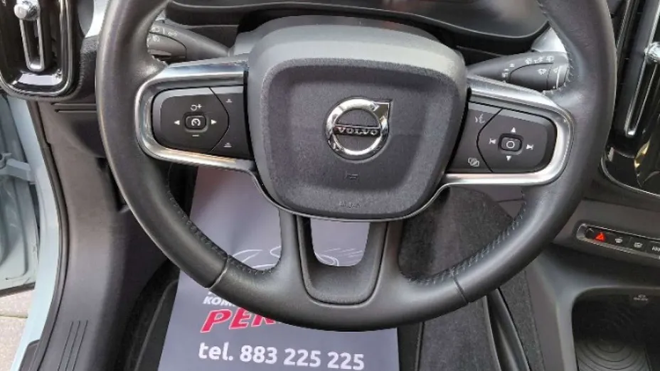 VOLVO XC40 -