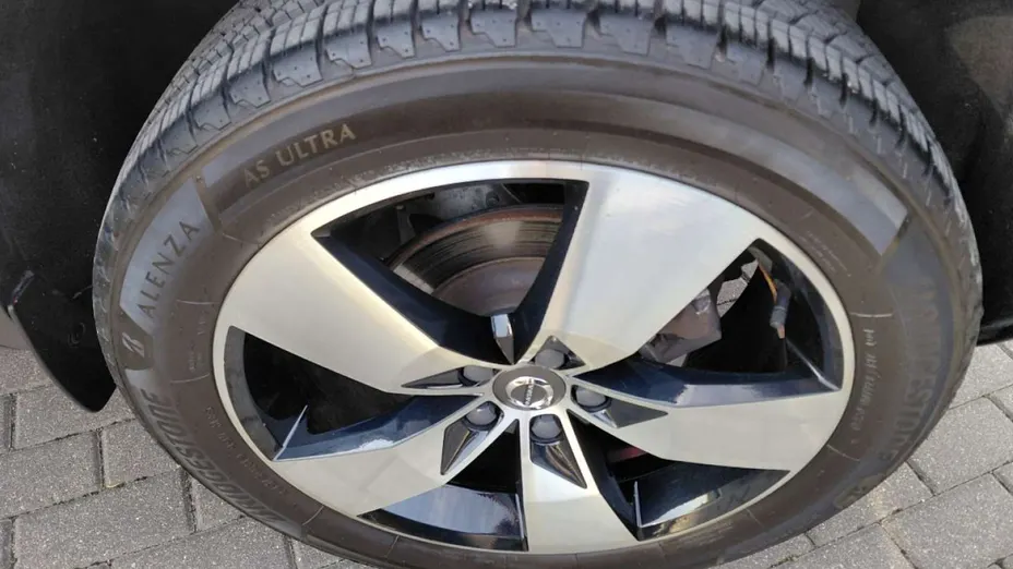 VOLVO XC40 -