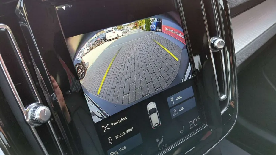 VOLVO XC40 -