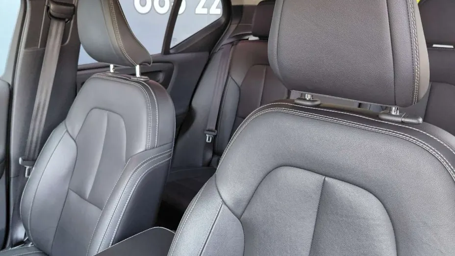 VOLVO XC40 -