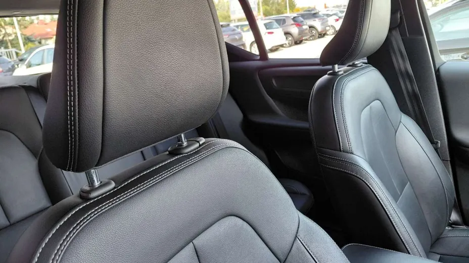 VOLVO XC40 -