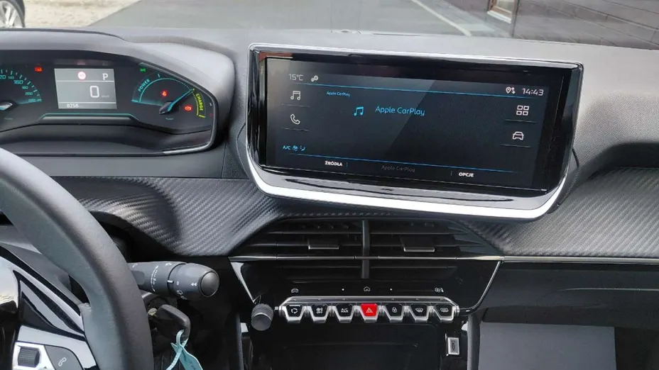 PEUGEOT 208 -