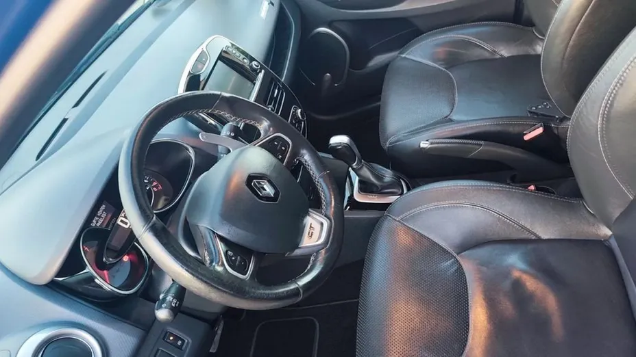 RENAULT Clio -