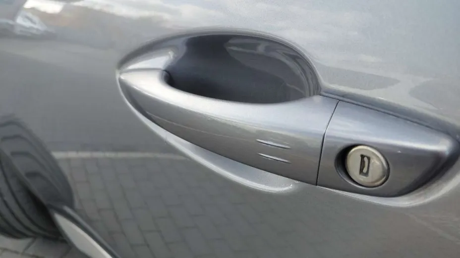 PEUGEOT 3008 -
