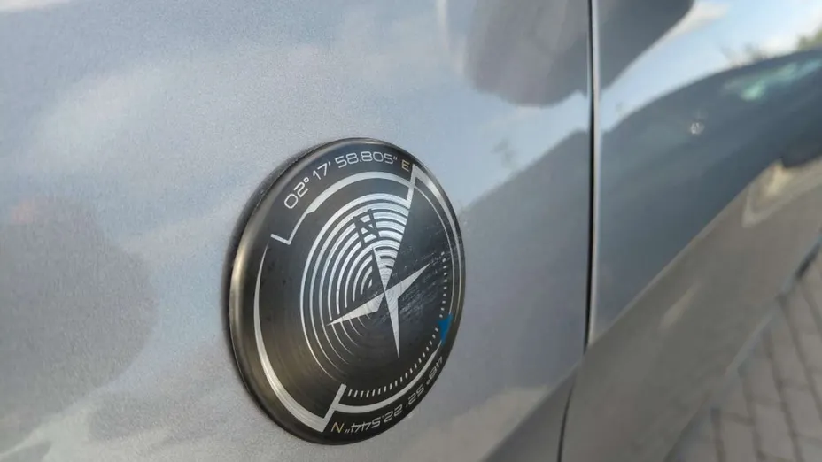 PEUGEOT 3008 -