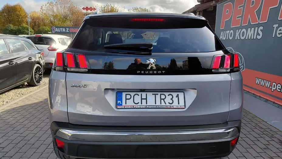PEUGEOT 3008 -