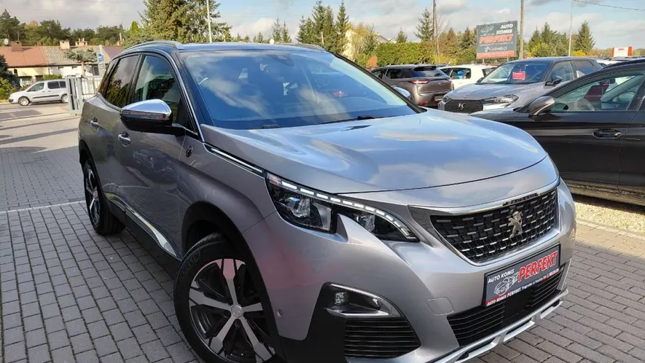 PEUGEOT 3008 -