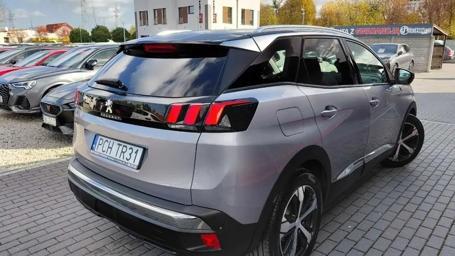 PEUGEOT 3008 -