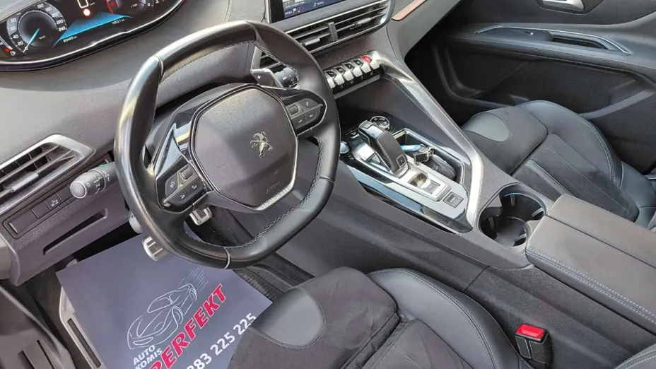 PEUGEOT 3008 -