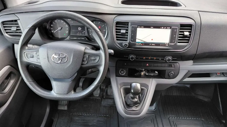 TOYOTA Proace -