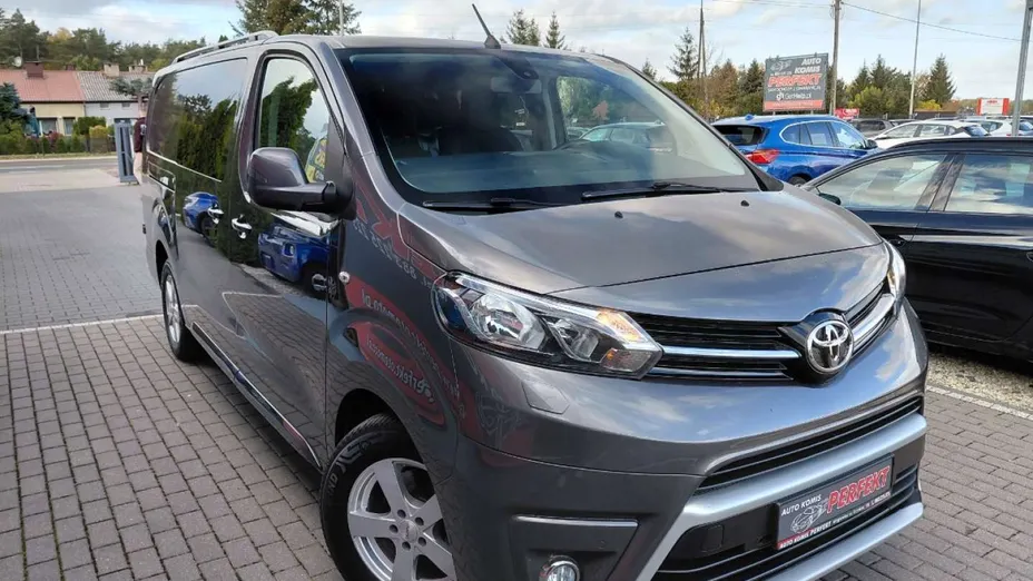 TOYOTA Proace -