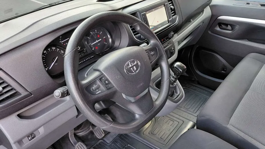 TOYOTA Proace -