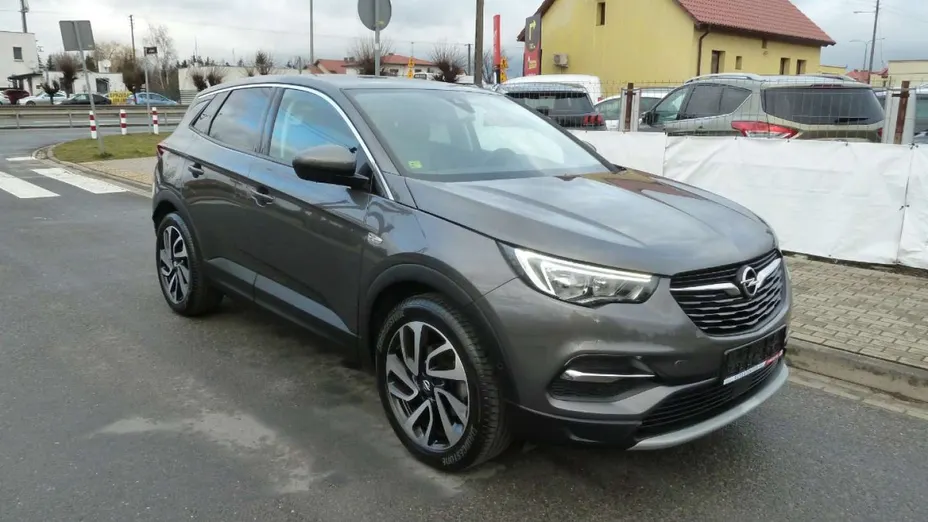 OPEL Grandland X -