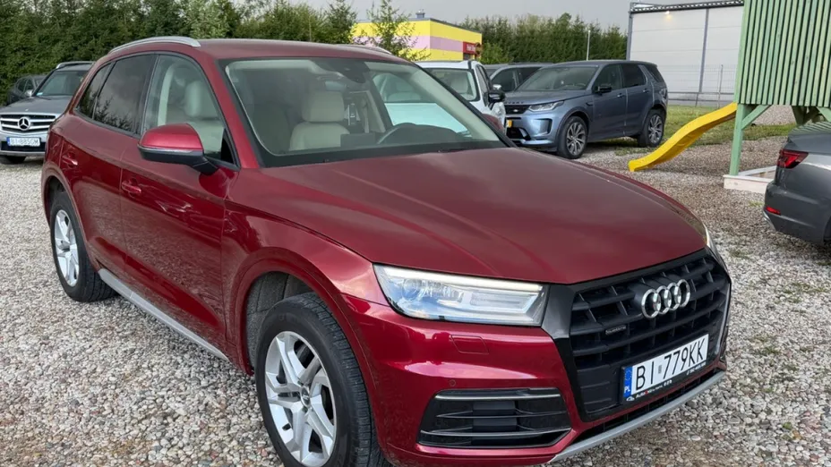 AUDI Q5 -