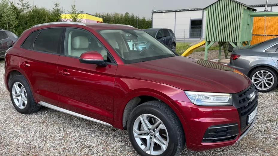 AUDI Q5 -