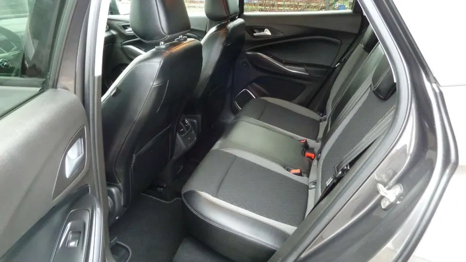 OPEL Grandland X -