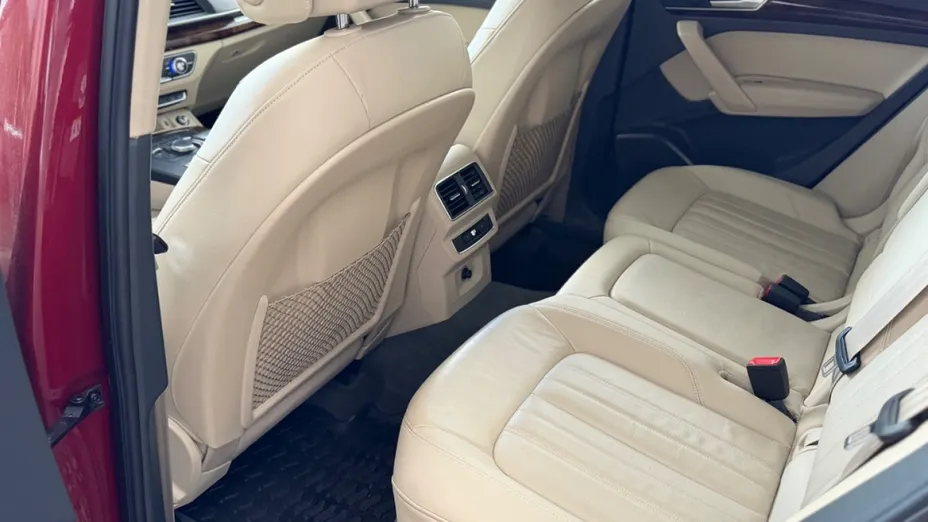 AUDI Q5 -