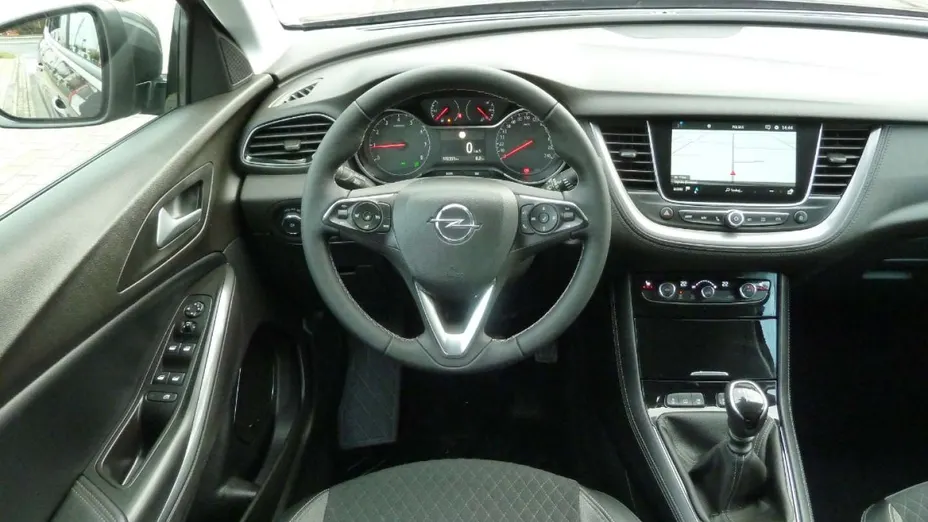 OPEL Grandland X -
