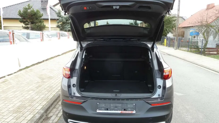 OPEL Grandland X -