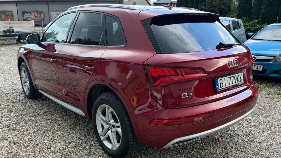 AUDI Q5 -