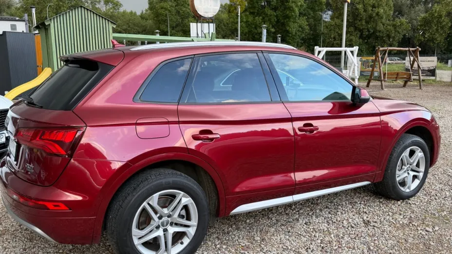 AUDI Q5 -