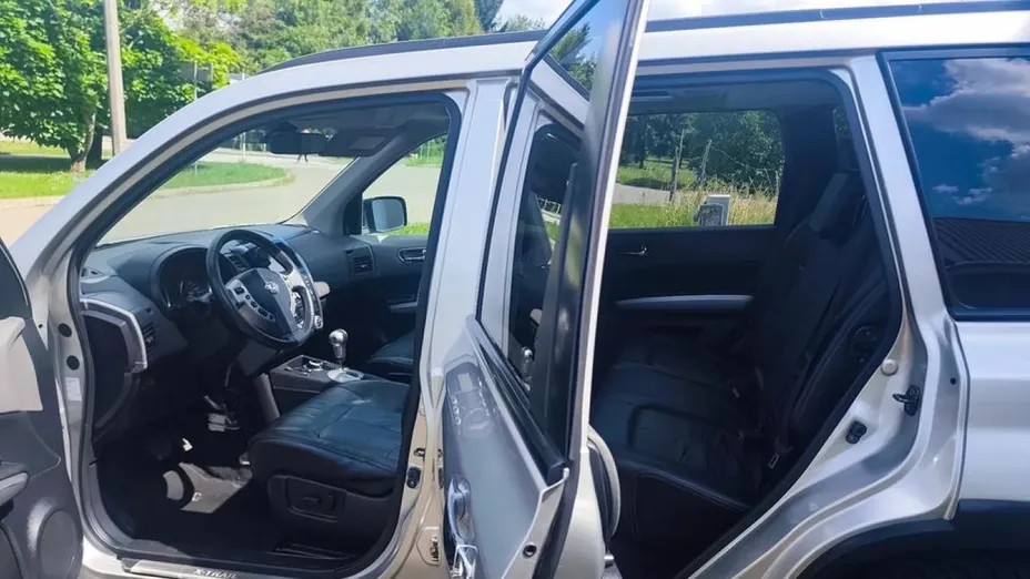 NISSAN X-Trail -