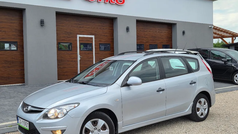 HYUNDAI i30 -