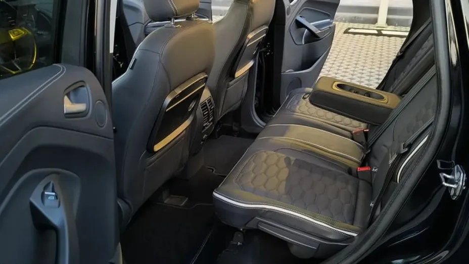 FORD Kuga -
