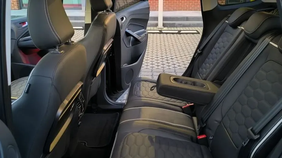 FORD Kuga -