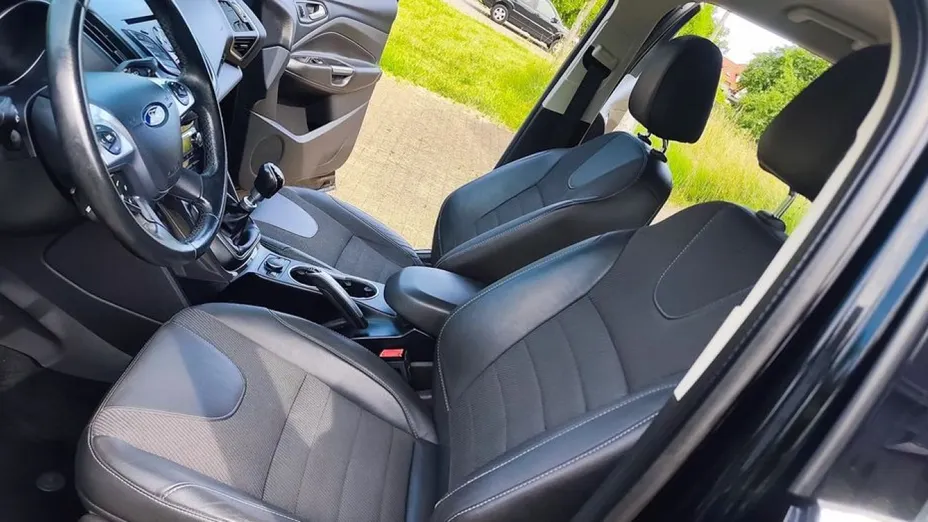 FORD Kuga -