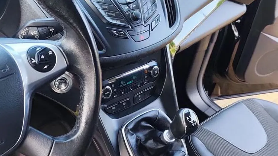FORD Kuga -