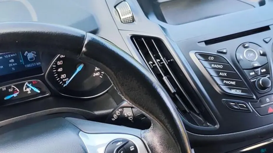 FORD Kuga -