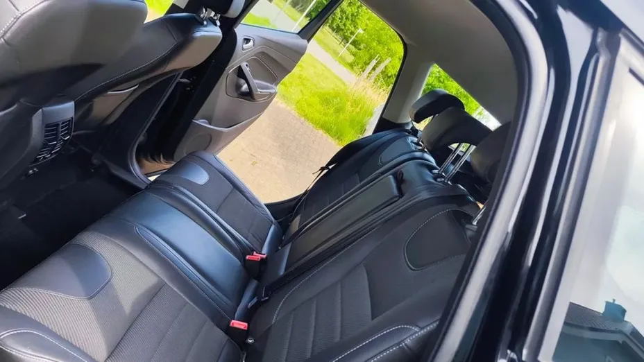 FORD Kuga -