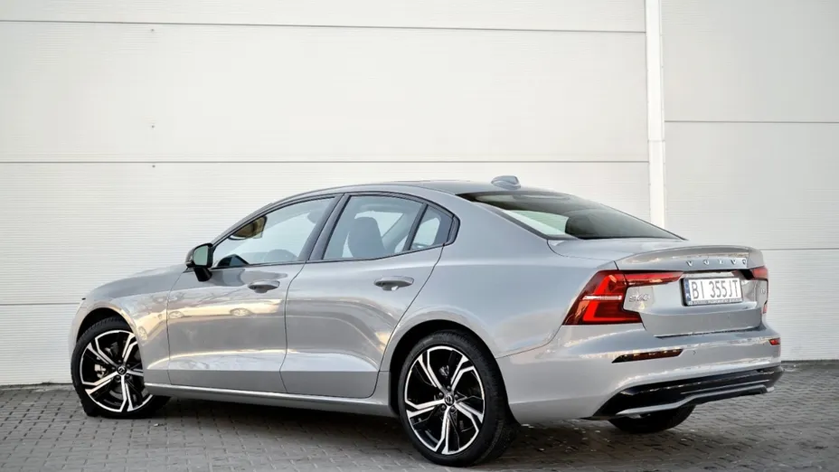 VOLVO S60 -