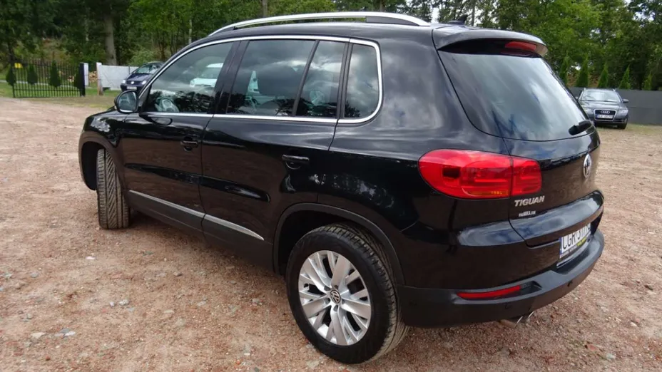 VOLKSWAGEN Tiguan -